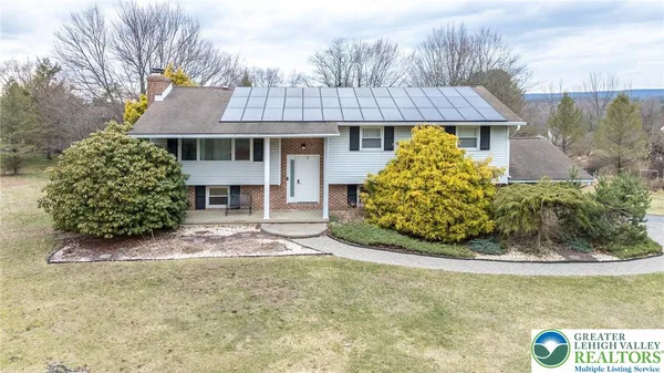 $475,000 | 2152 Amlisa Road, Nazareth, PA 18064