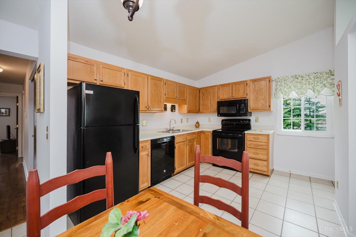 7913 Cheviot Road, Unit 27 Cincinnati, OH 45247 - Photo 12 of 44