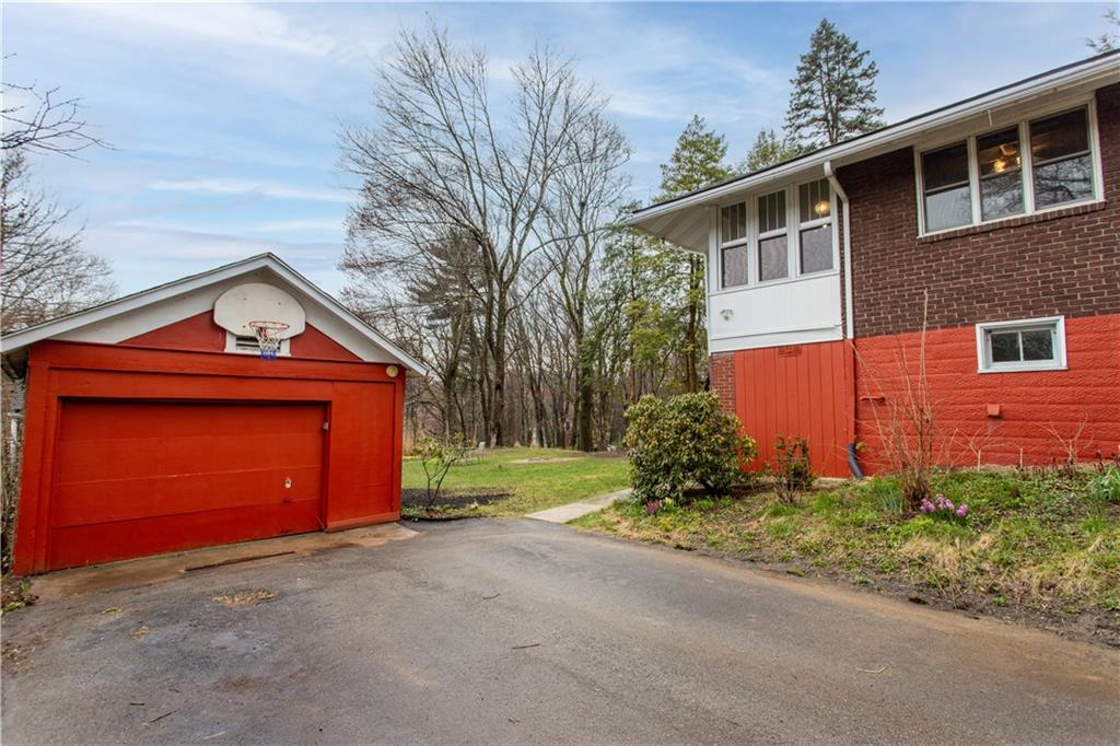 5721 Meridian Road Gibsonia, PA 15044 - Photo 3 of 48 Gallery Image 3