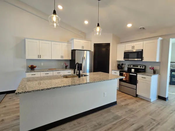 $329,900 | 912 Katelyn Circle, Montgomery, MN 56069