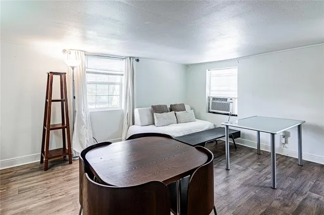 $850 | 2238 1/2 Octavia Street, New Orleans, LA 70115