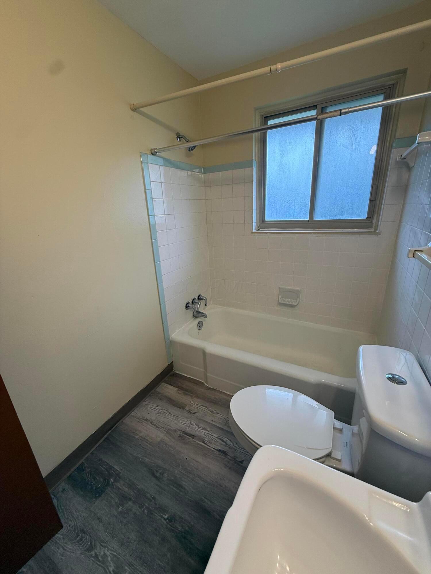 1759 Lonsdale Road, Unit C Columbus, OH 43232 - Photo 11 of 12 Lonsdale_11