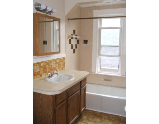 8-10 Chapel Street Springfield, MA 01109 - Photo 10 of 18