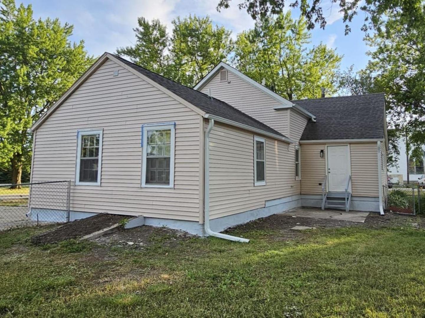 209 South 3rd Street Malta, IL 60150 - Photo 4 of 24 Gallery Image 4