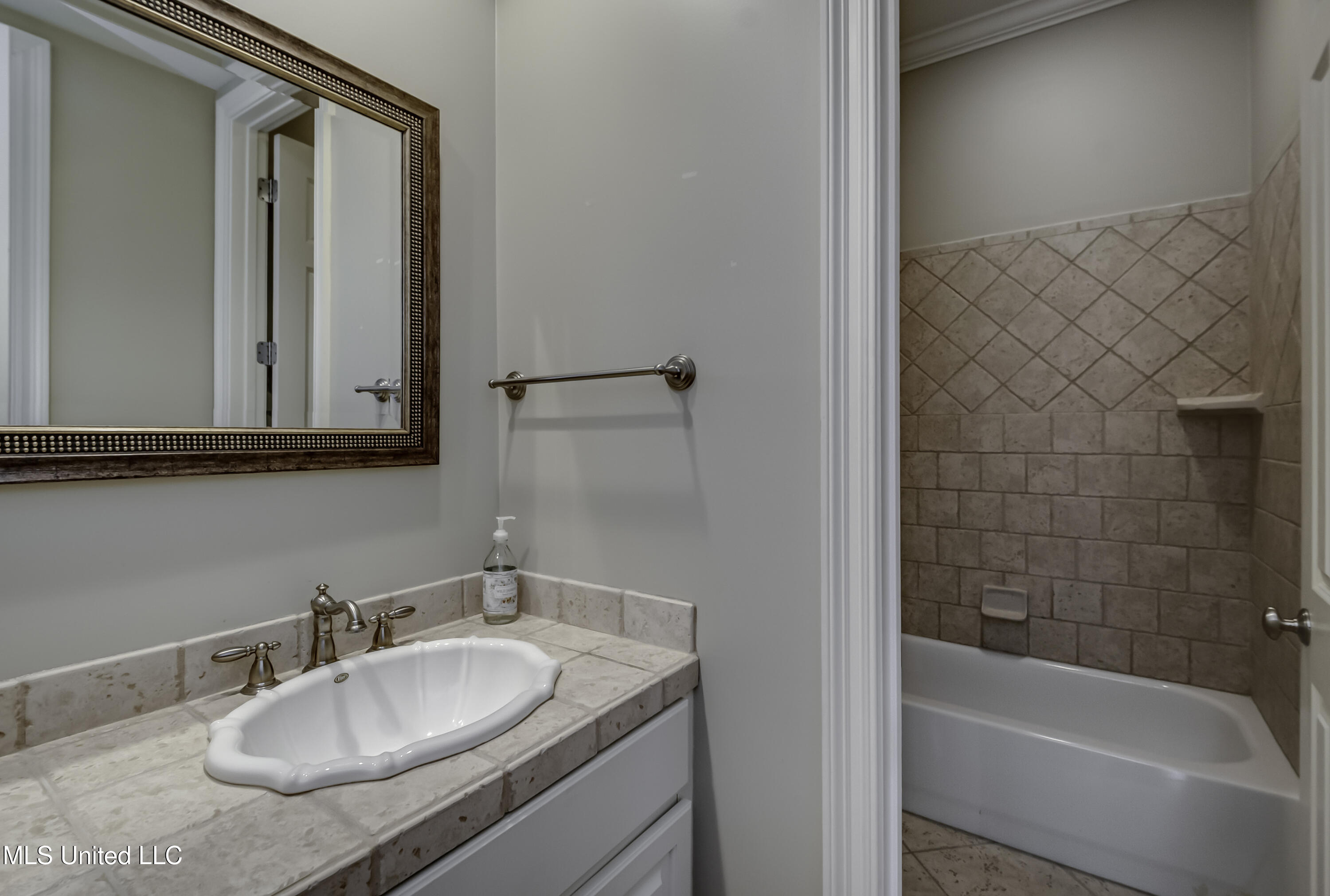 602 Northlake Avenue Ridgeland, MS 39157 - Photo 40 of 62 602 Northlake Ave--25