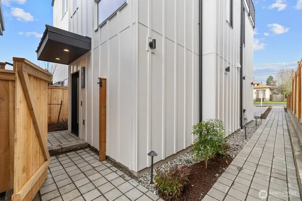 $729,000 | 945 Northwest 61st Street, Seattle, WA 98107