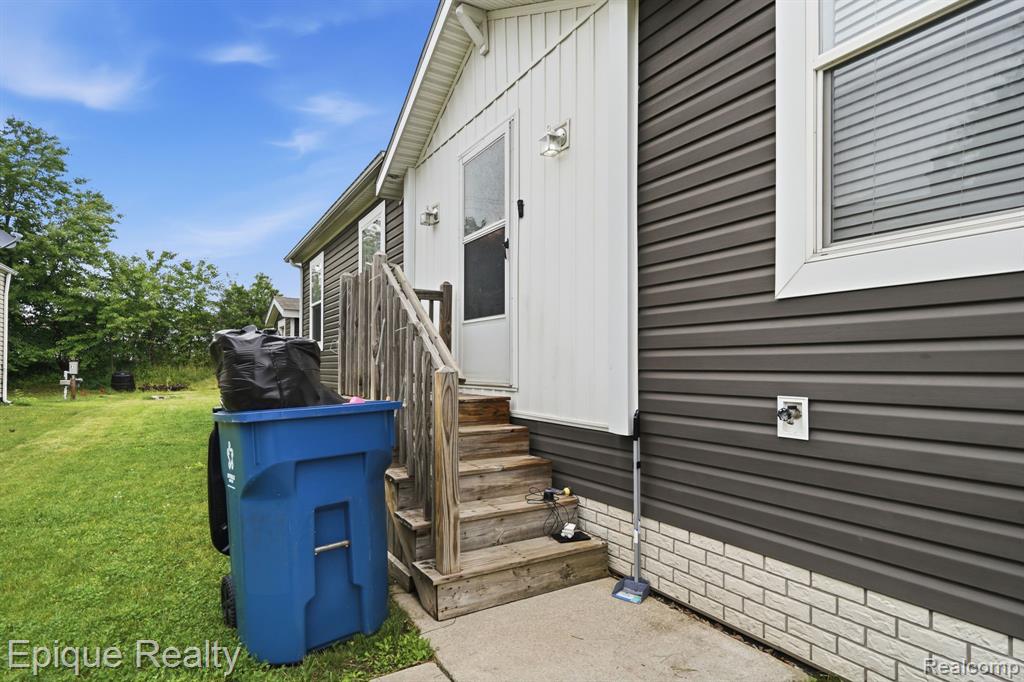 17107 Detroiter Avenue Davisburg, MI 48350 - Photo 4 of 25