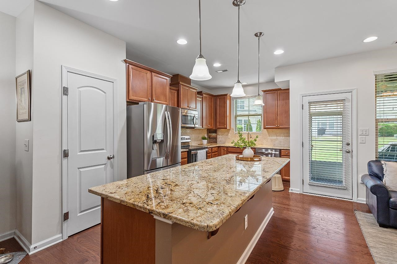 10109 Raven Tree Drive Raleigh, NC 27617 - Photo 10 of 36 Kitchen