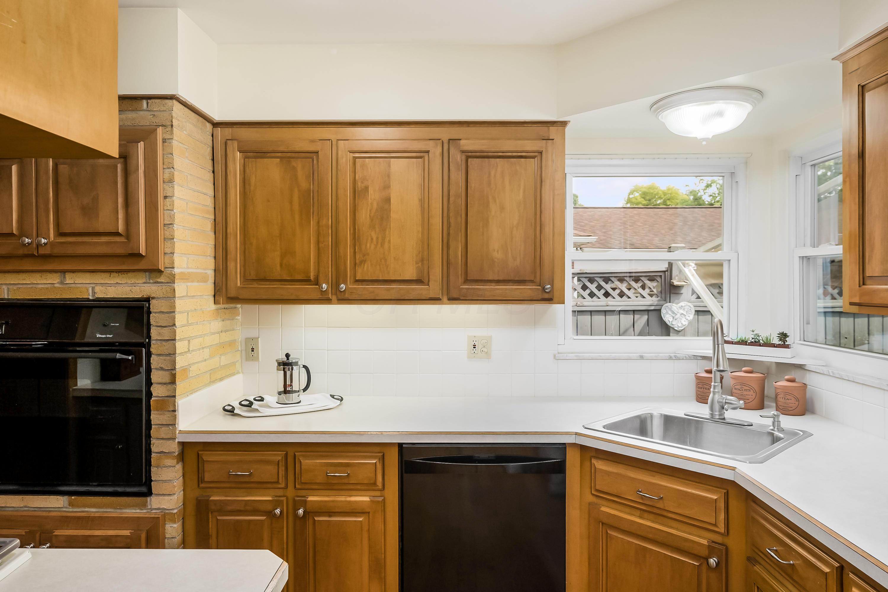 3030 Sudbury Road Columbus, OH 43221 - Photo 19 of 71