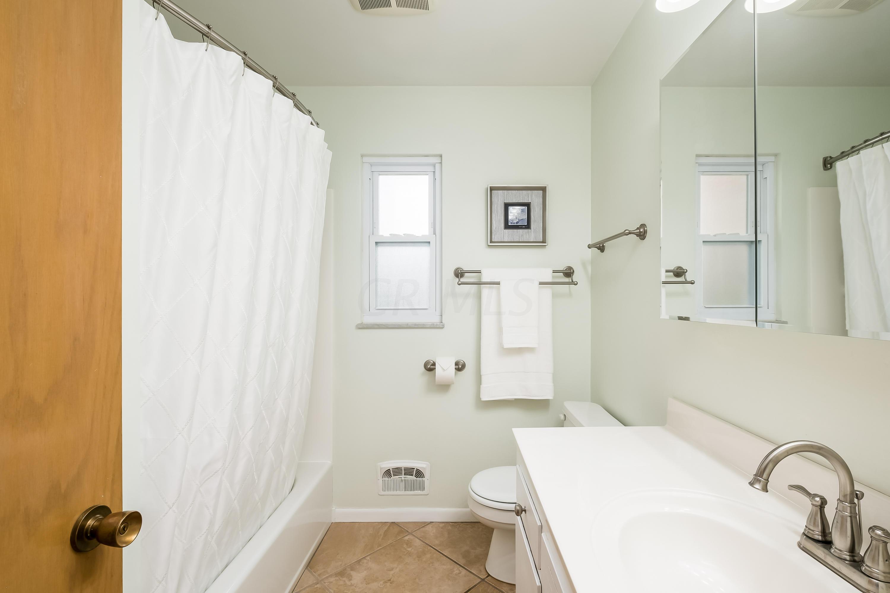 3030 Sudbury Road Columbus, OH 43221 - Photo 32 of 71