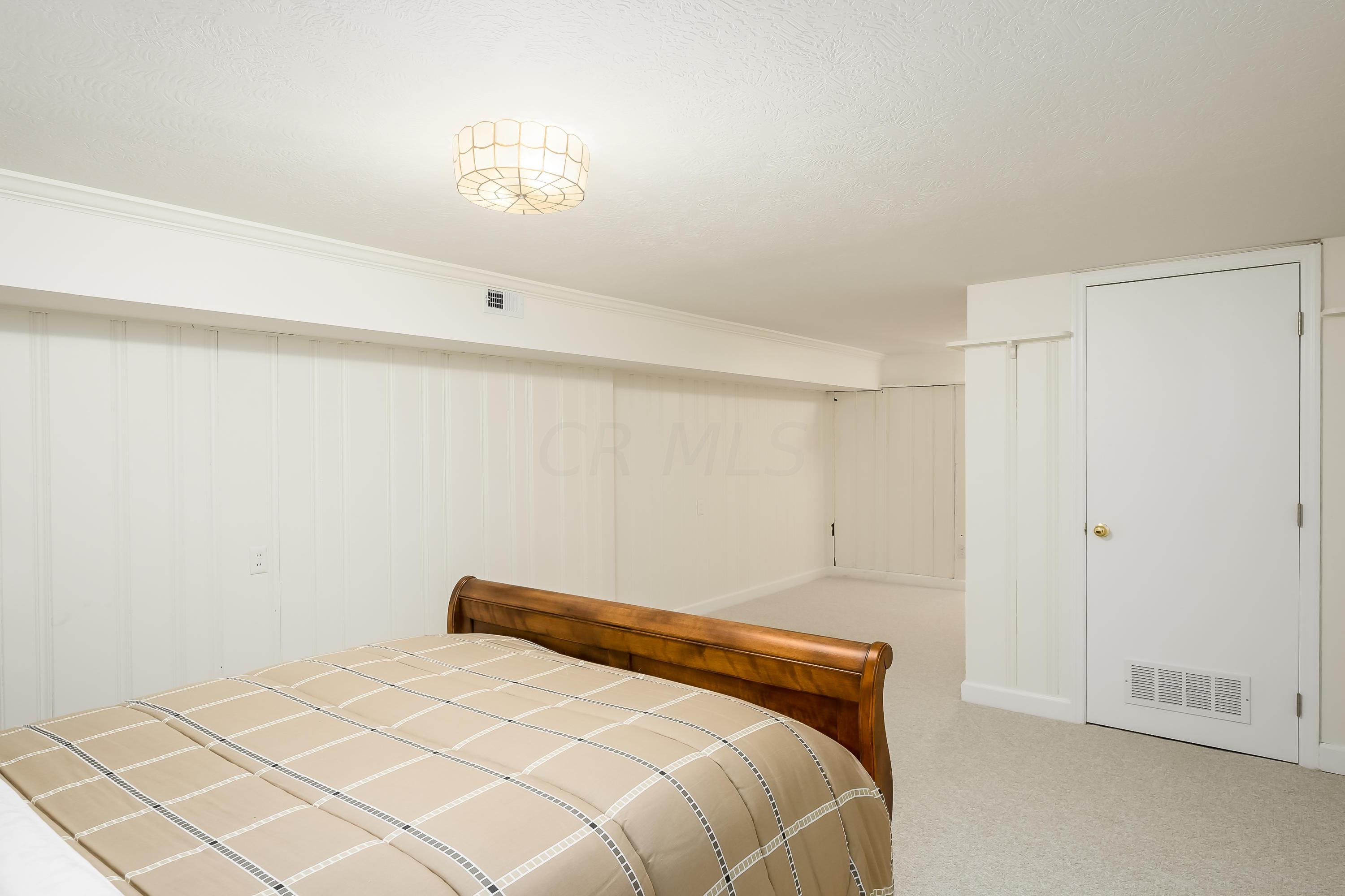 3030 Sudbury Road Columbus, OH 43221 - Photo 49 of 71