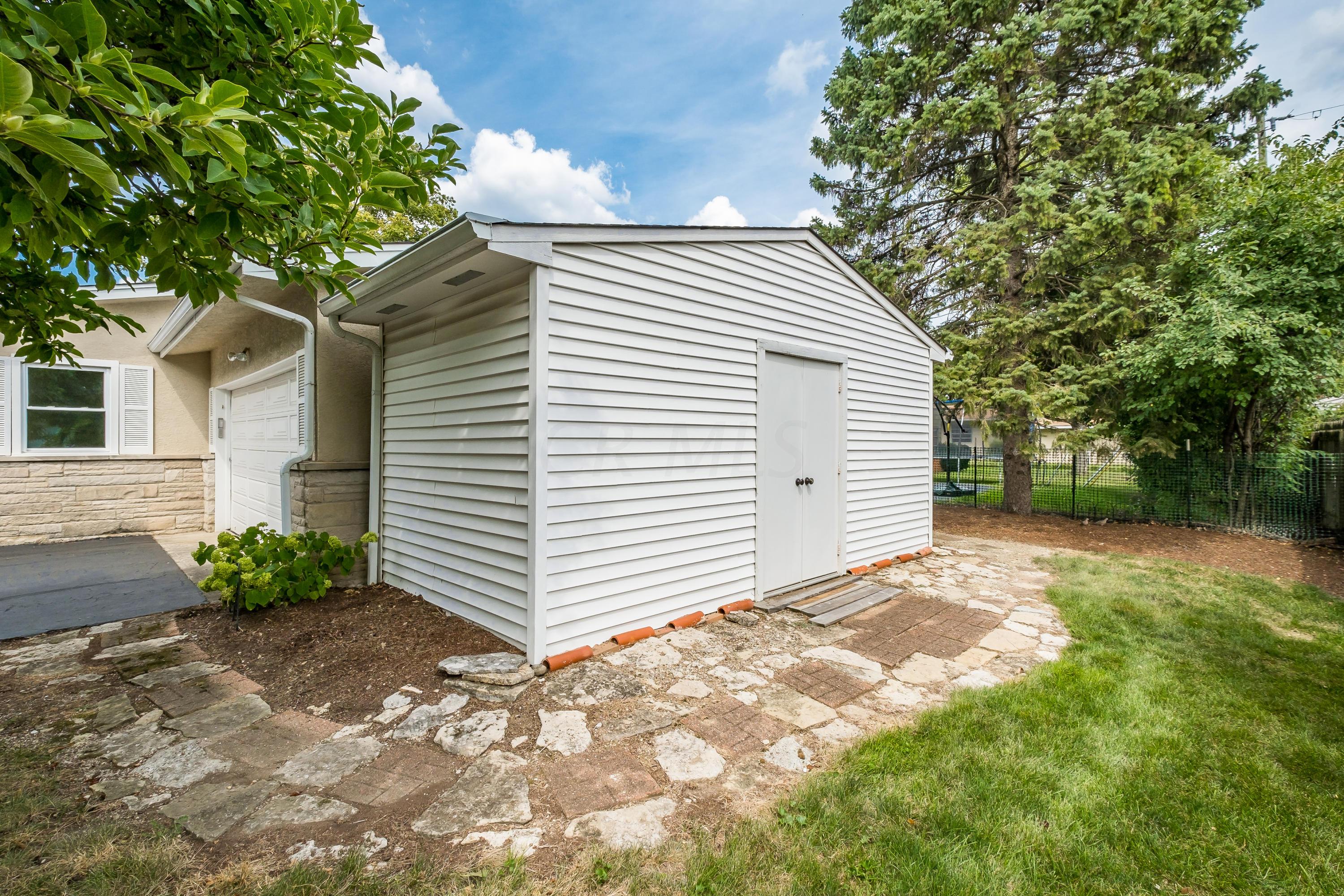 3030 Sudbury Road Columbus, OH 43221 - Photo 56 of 71
