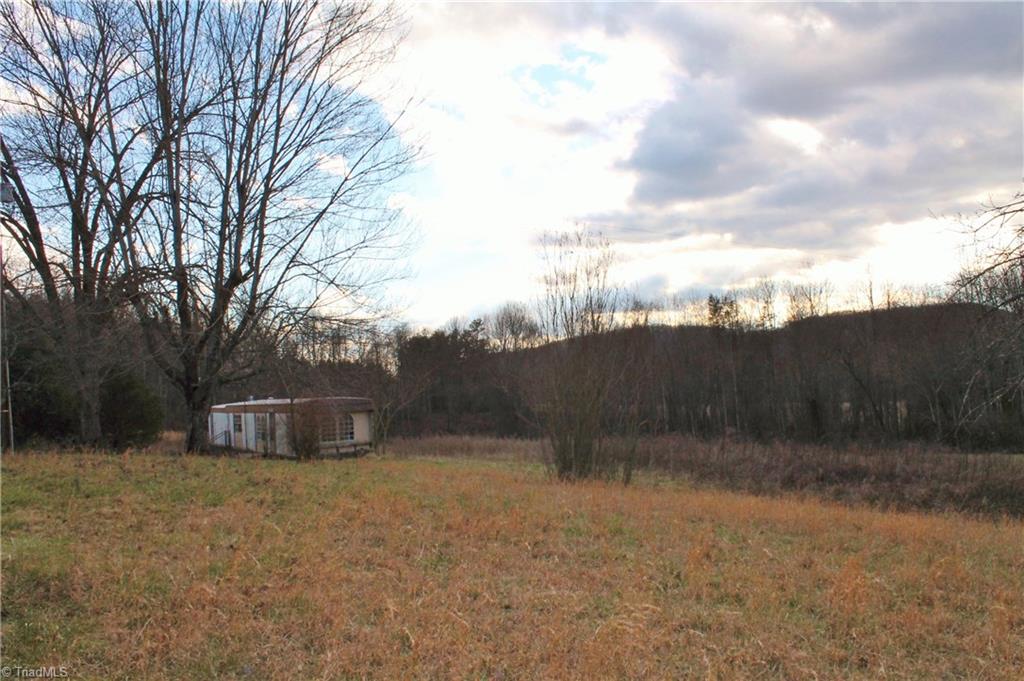 4440 T-Berry Road Jonesville, NC 28642 - Photo 2 of 7 Gallery Image 2