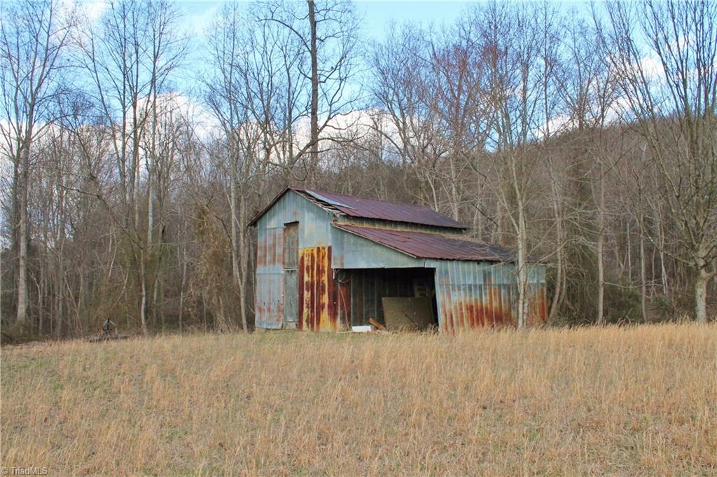 4440 T-Berry Road Jonesville, NC 28642 - Photo 3 of 7 Gallery Image 3