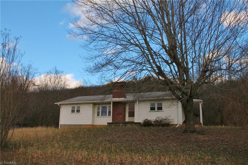 4440 T-Berry Road Jonesville, NC 28642 - Photo 6 of 7 Gallery Image 6