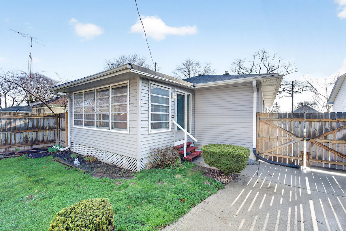 2600 Arthur Avenue Racine, WI 53405 - Photo 20 of 20 Back