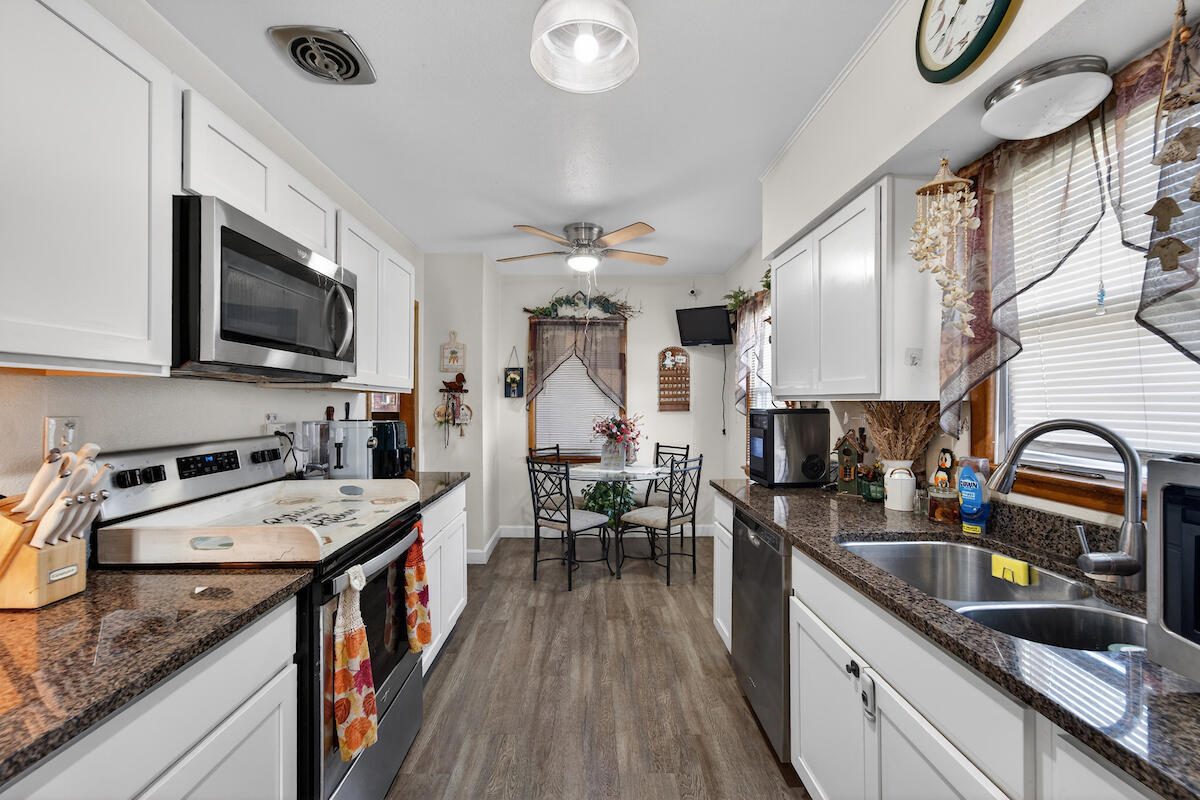 2600 Arthur Avenue Racine, WI 53405 - Photo 7 of 20 Kitchen2