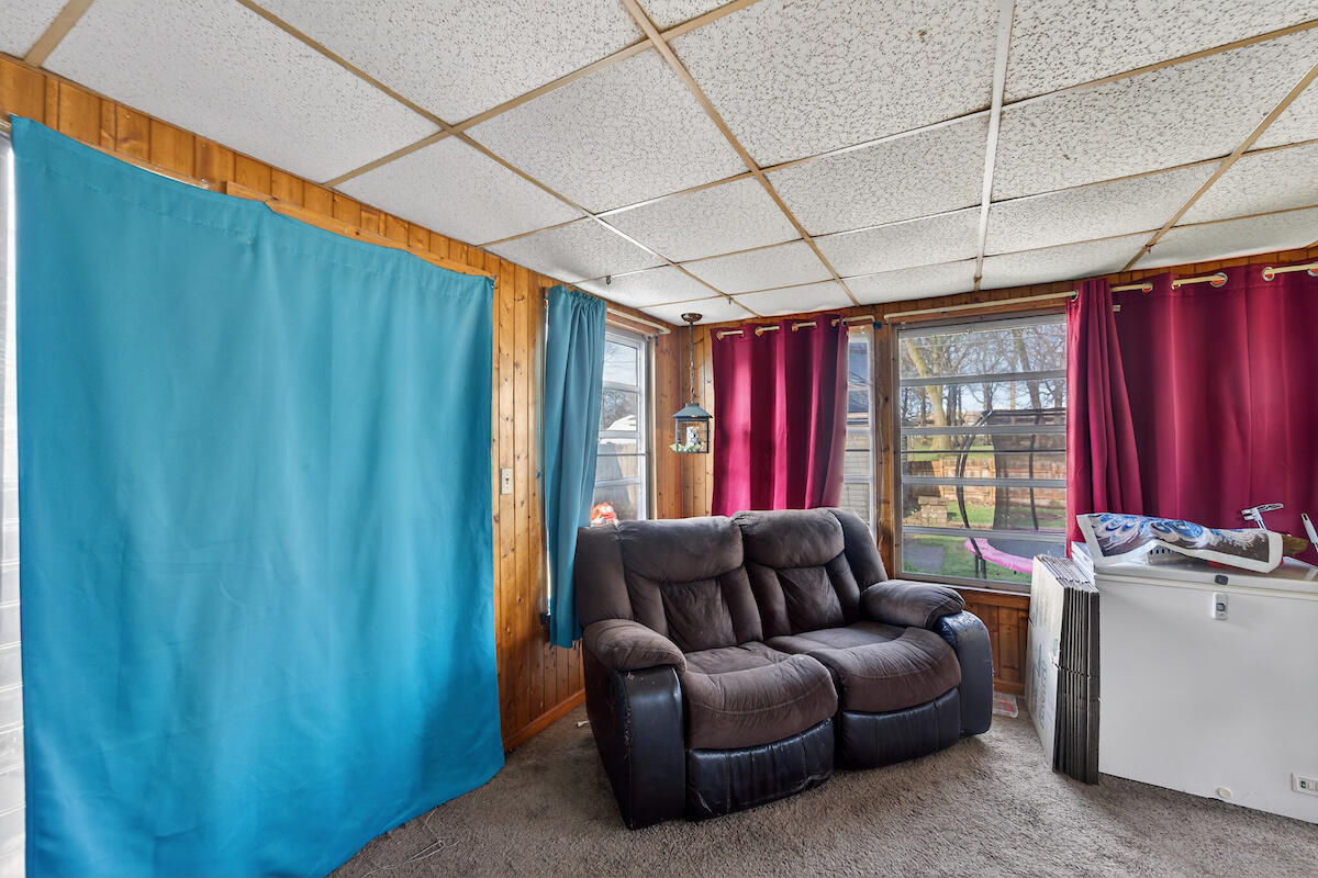 2600 Arthur Avenue Racine, WI 53405 - Photo 10 of 20 Three Season Room