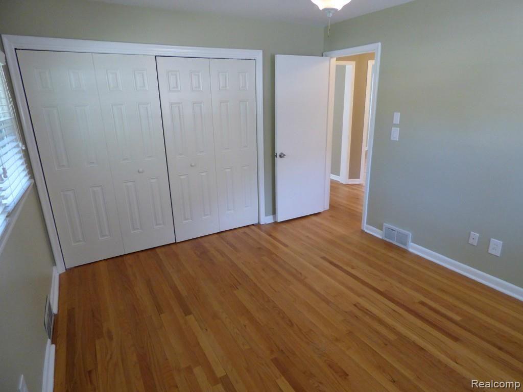 2494 Derby Road Birmingham, MI 48009 - Photo 21 of 36 P1200031.jpg