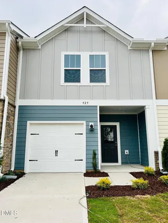 $1,795 | 929 Field Ivy Drive, Fuquay-Varina, NC 27526