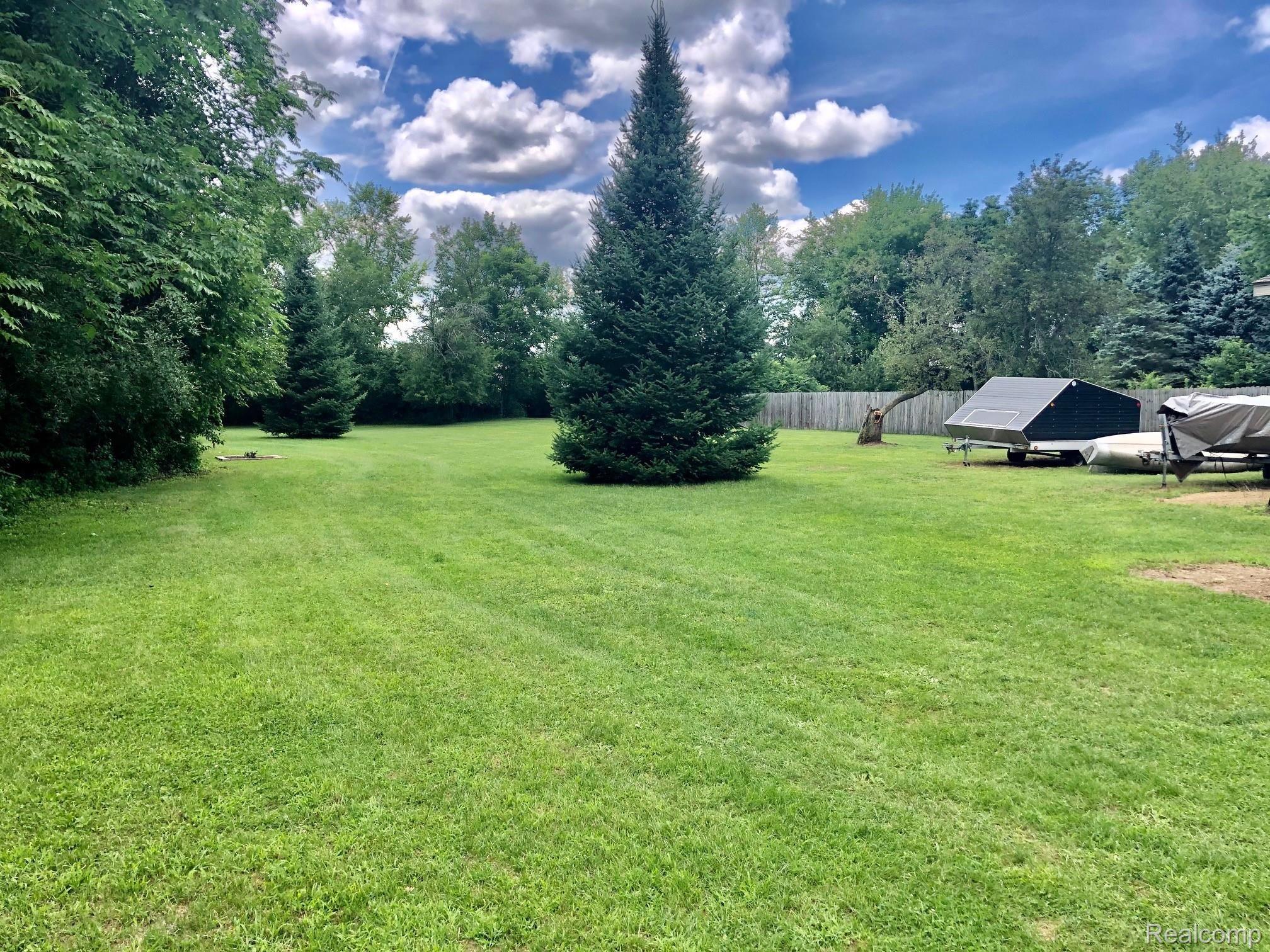 13778 Lenmoore Road Belleville, MI 48111 - Photo 32 of 44 IMG_5350.jpg