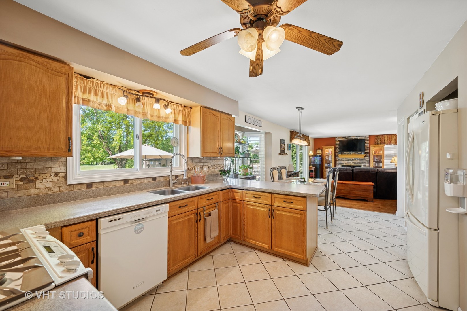 1149 Saddle Ridge Trail Cary, IL 60013 - Photo 7 of 28 Gallery Image 7