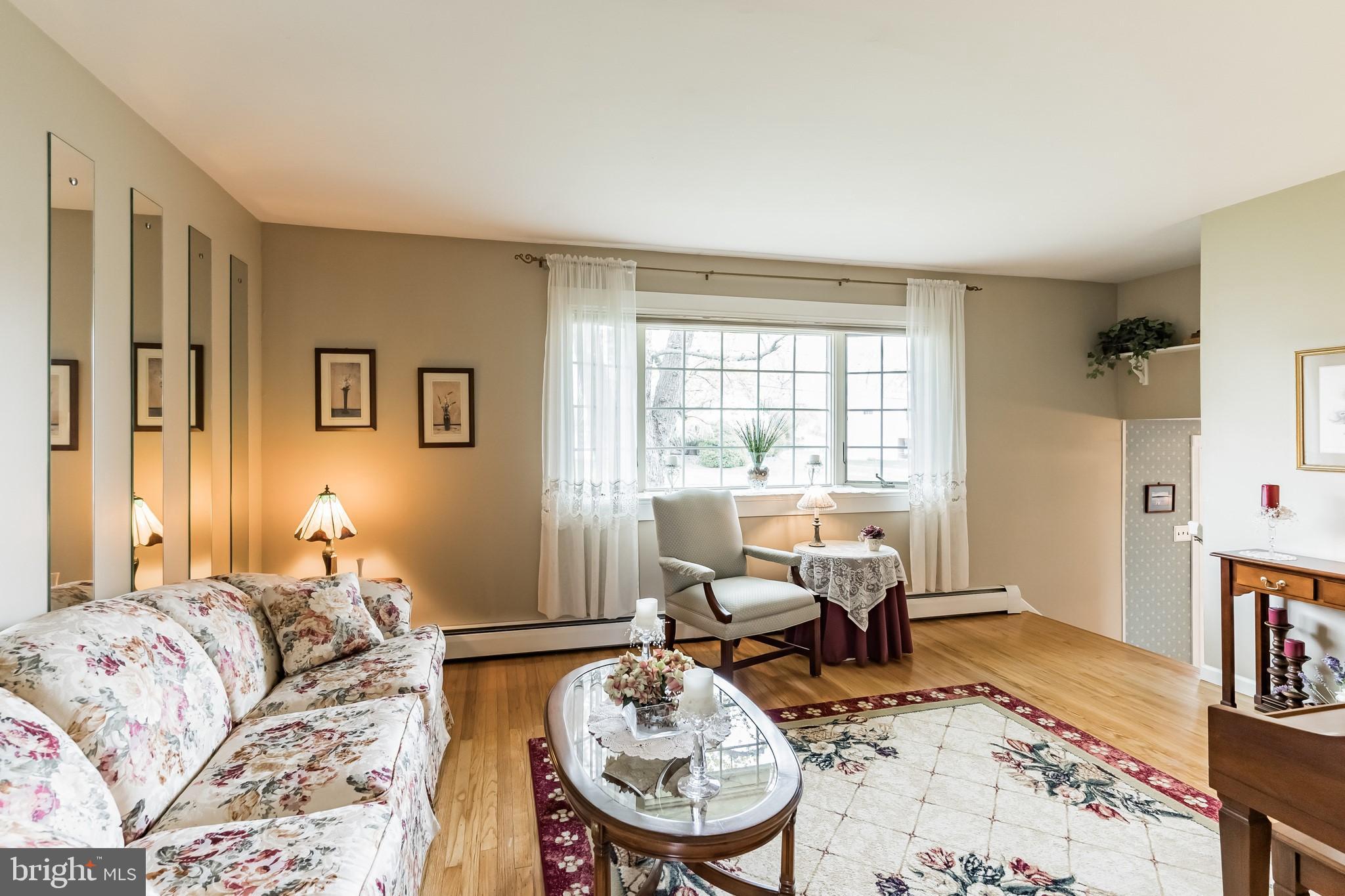 130 Iris Road Warminster, PA 18974 - Photo 15 of 29 Gallery Image 15