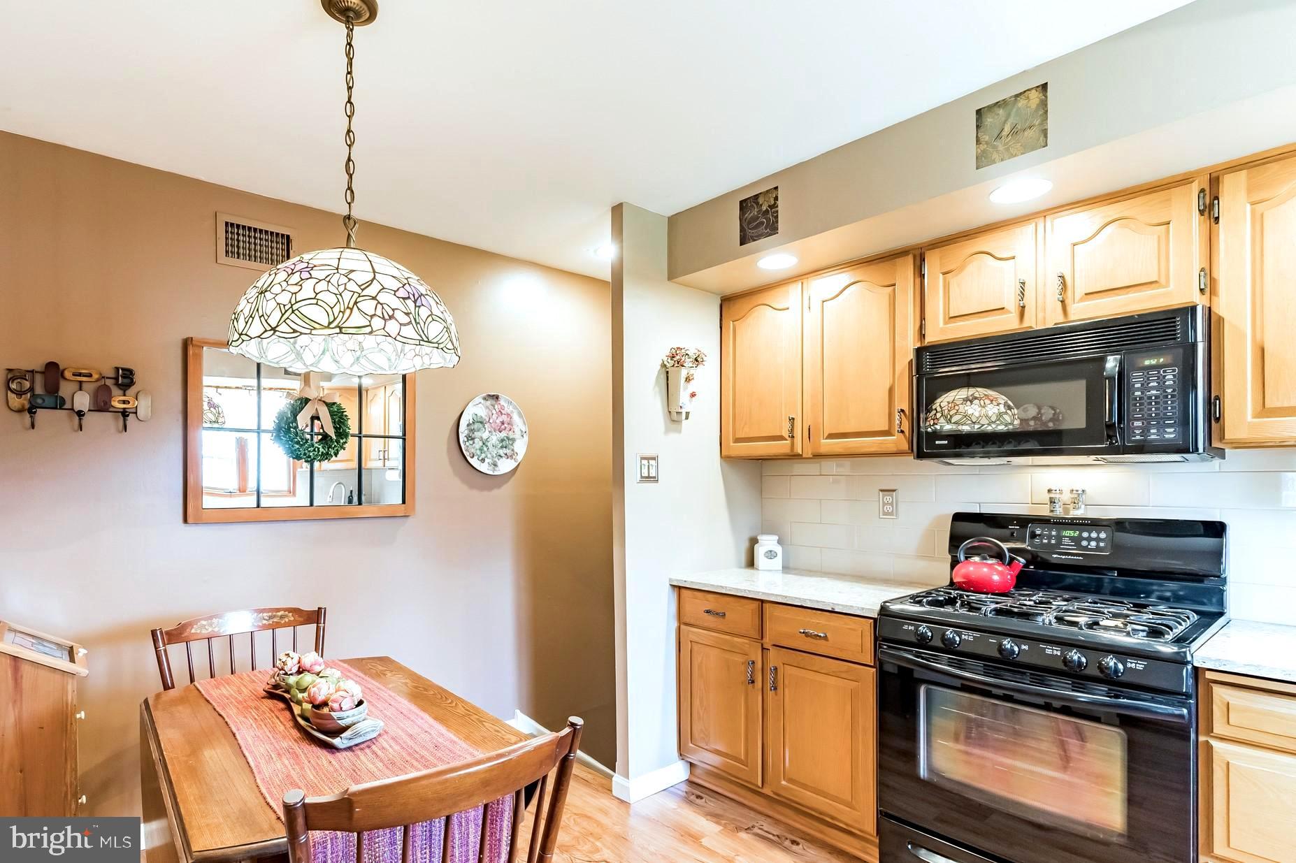 130 Iris Road Warminster, PA 18974 - Photo 19 of 29 Gallery Image 19