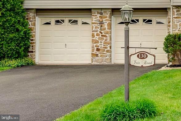 130 Iris Road Warminster, PA 18974 - Photo 3 of 29 Gallery Image 3