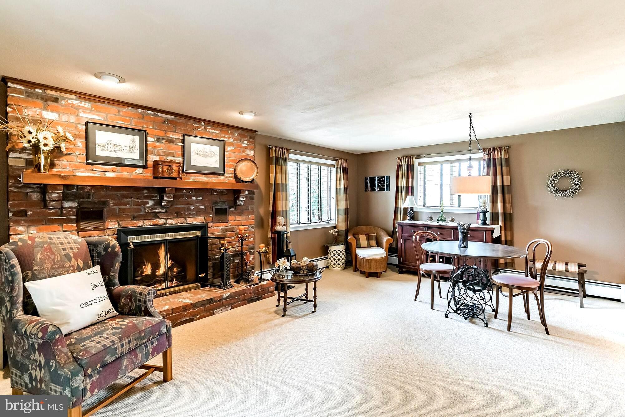 130 Iris Road Warminster, PA 18974 - Photo 5 of 29 Gallery Image 5