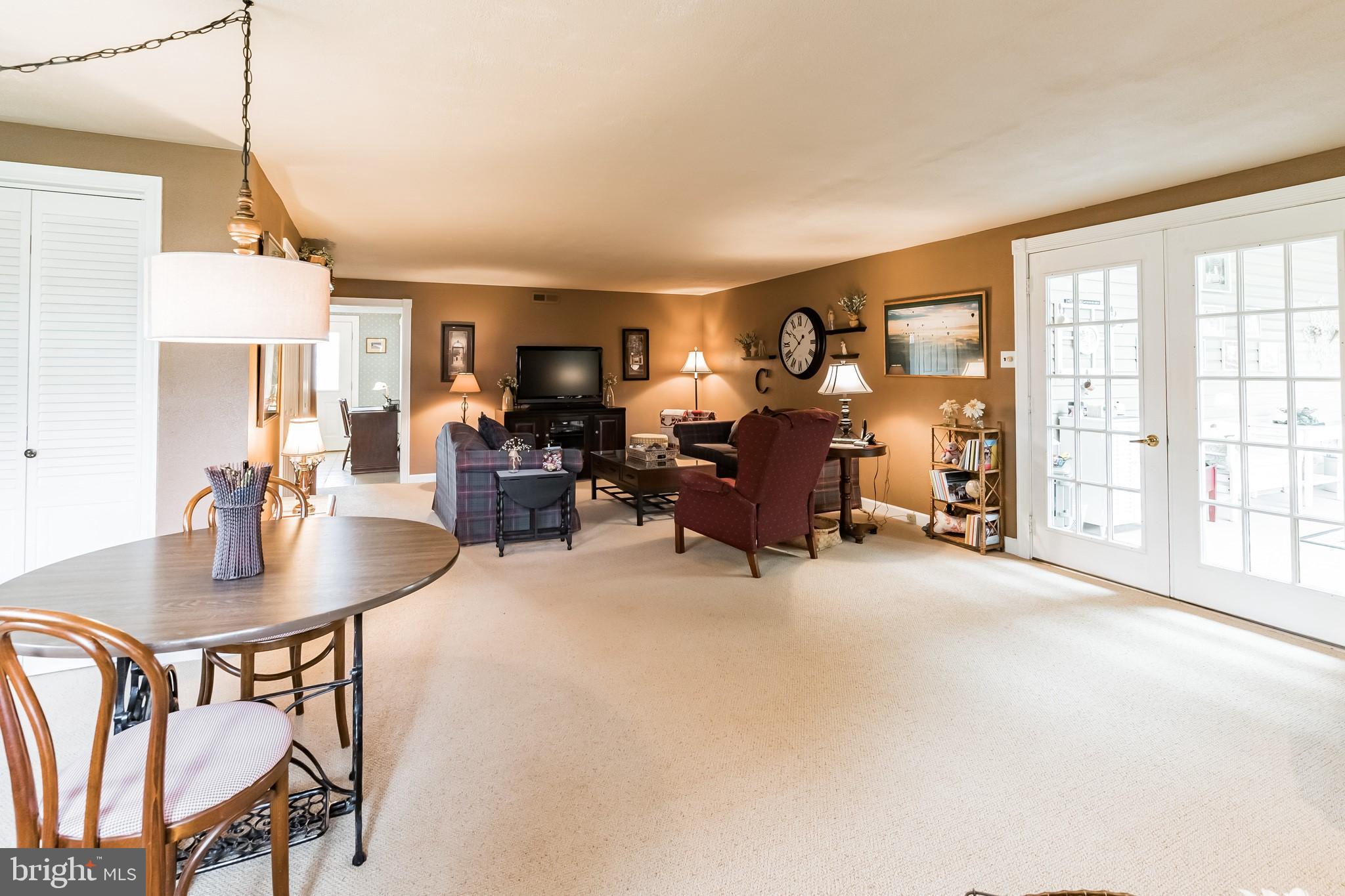 130 Iris Road Warminster, PA 18974 - Photo 7 of 29 Gallery Image 7