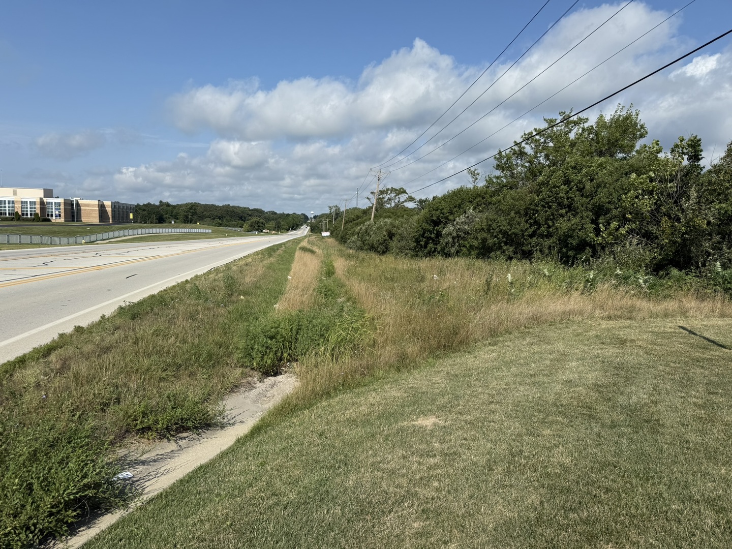 1404-apx) West Exchange Street Crete, IL 60417 - Photo 14 of 22 a view of a lake with a yard