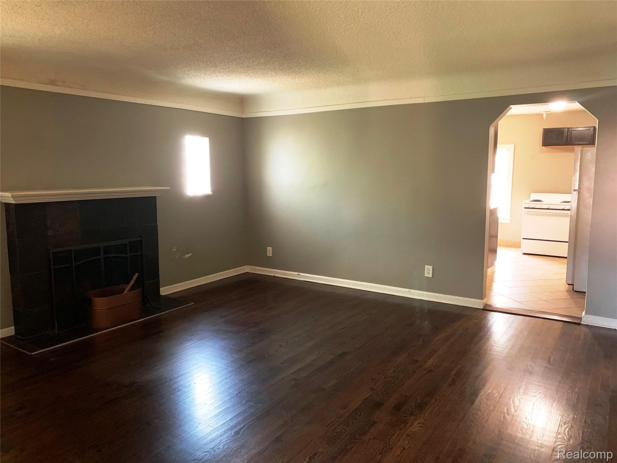 12029 Inkster Road Livonia, MI 48150 - Photo 5 of 26 IMG_6418.JPG