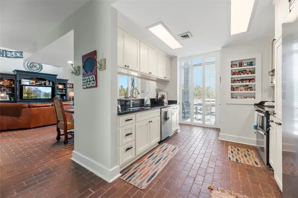 $849,000 | 800 Northwood Drive, Point Blank, TX 77364