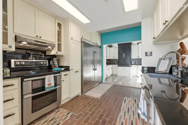 $849,000 | 800 Northwood Drive, Point Blank, TX 77364