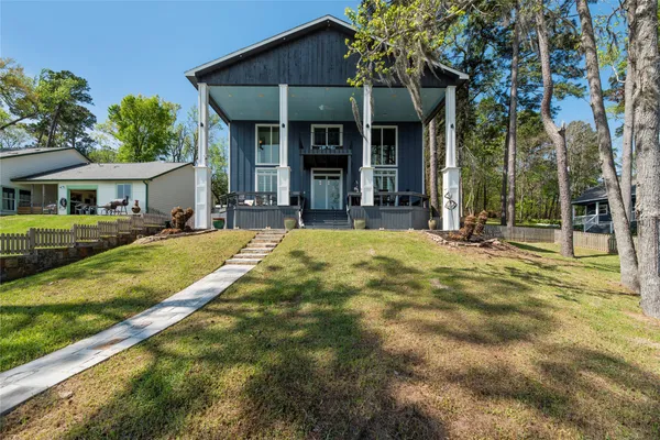 $849,000 | 800 Northwood Drive, Point Blank, TX 77364