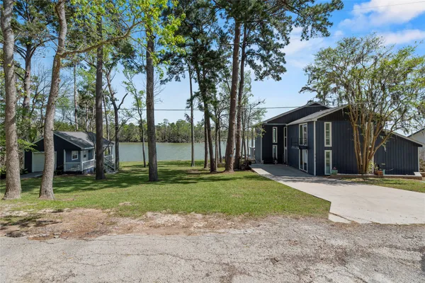 $849,000 | 800 Northwood Drive, Point Blank, TX 77364