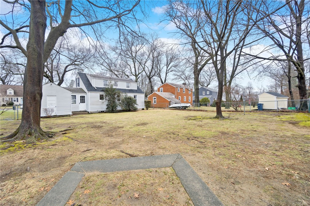 78 Edgehill Road Warwick, RI 02889 - Photo 4 of 31