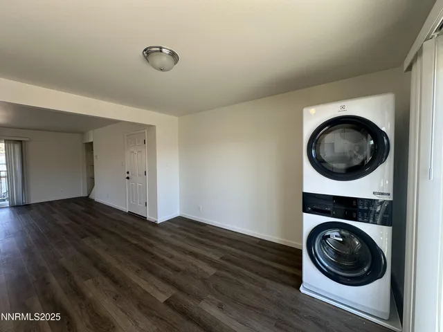 a view of a storage & utility room with washer and dryer