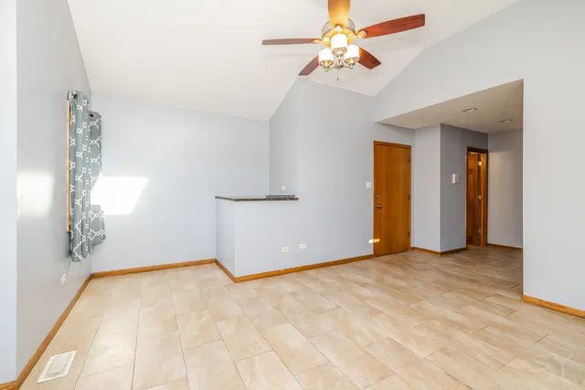 $2,200 | 807 South Claremont Avenue, Unit 3, Chicago, IL 60612