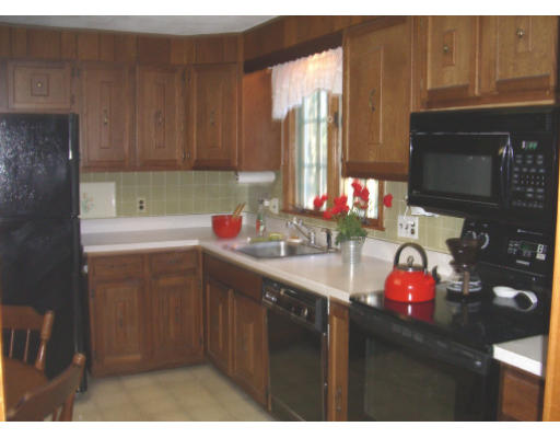 17 Reeves Road Bedford, MA 01730 - Photo 14 of 21 Gallery Image 14