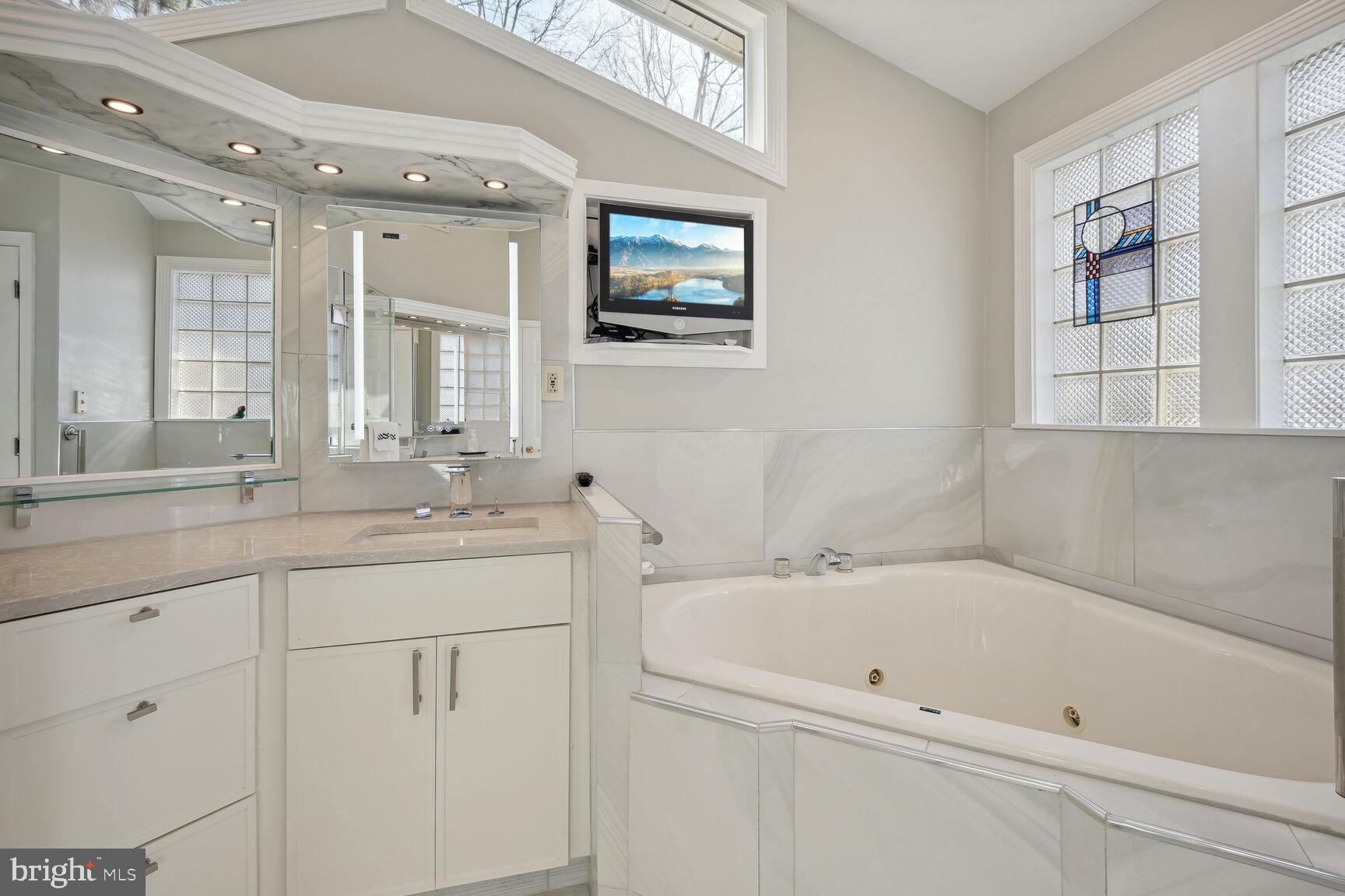 7605 Beech Tree Road Bethesda, MD 20817 - Photo 34 of 52