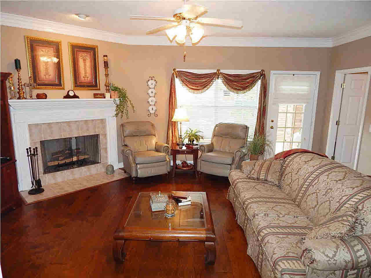 107 Springtree Drive Brandon, MS 39042 - Photo 11 of 24 Alternate view of living room