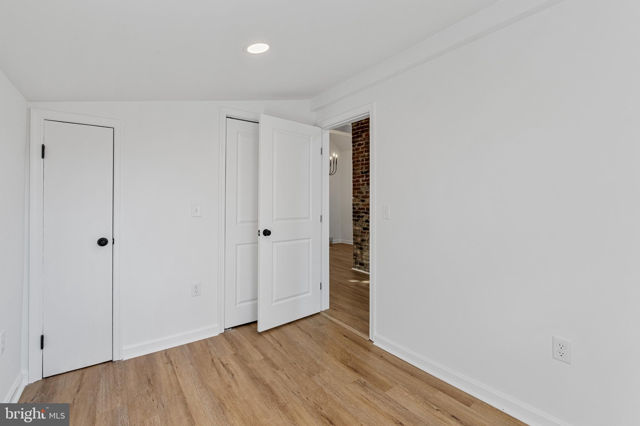 28276 Riverside Drive Salisbury, MD 21801 - Photo 17 of 24 Bright and airy room with modern finishes.