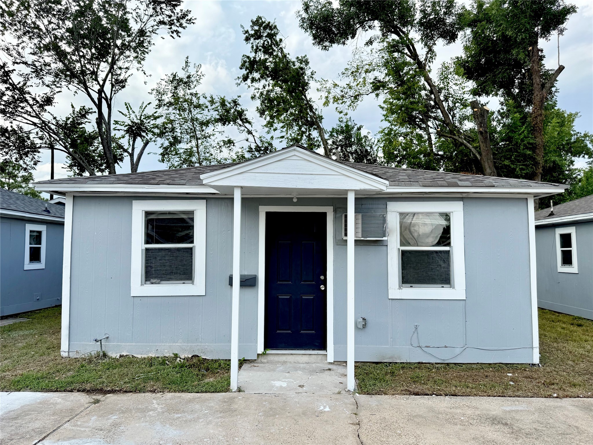 3914 Hoffman St UNIT B is second on the left when you enter the common driveway