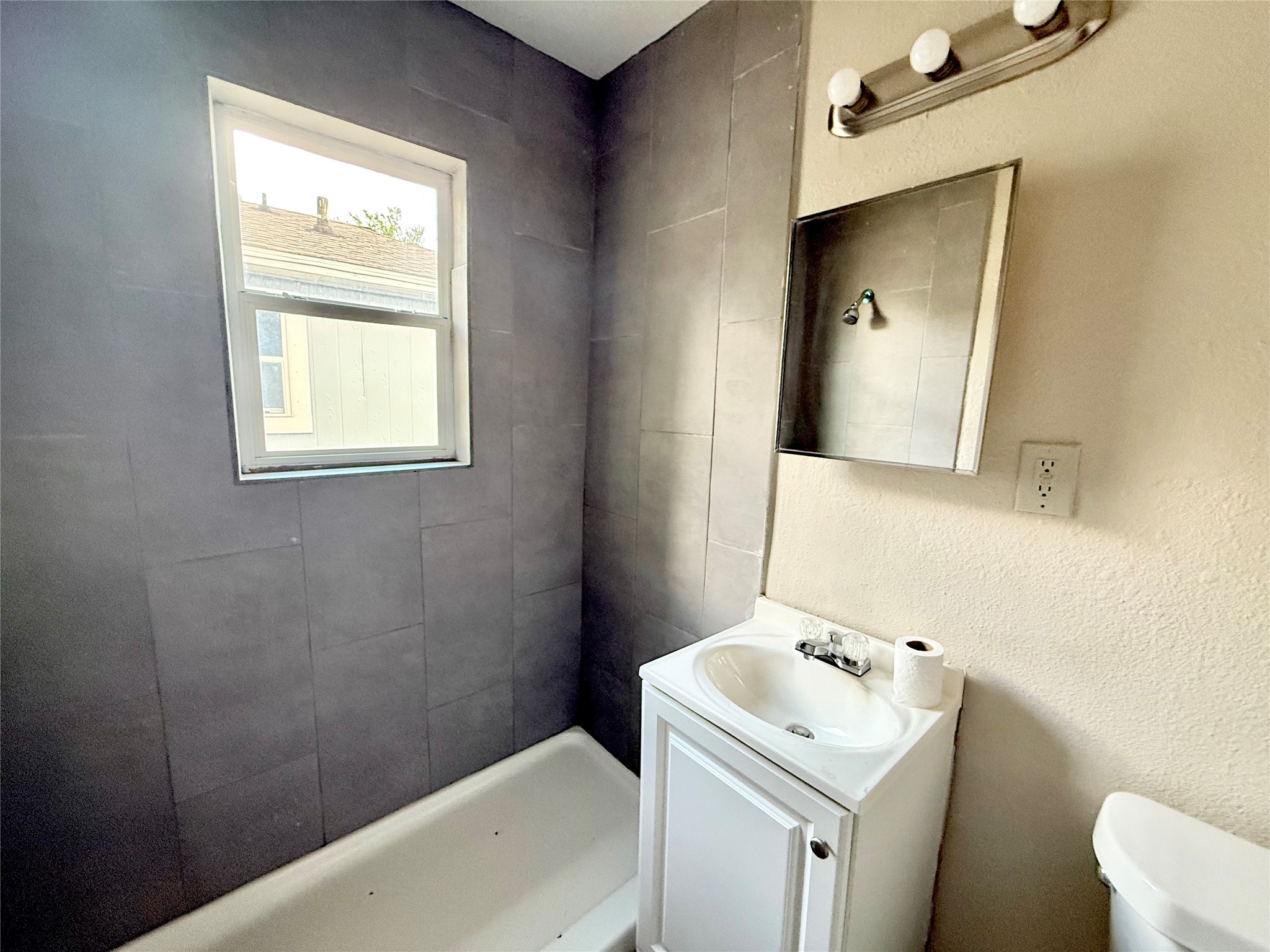 3914 Hoffman Street, Unit B Houston, TX 77026 - Photo 8 of 8 Bathroom with XL shower.
