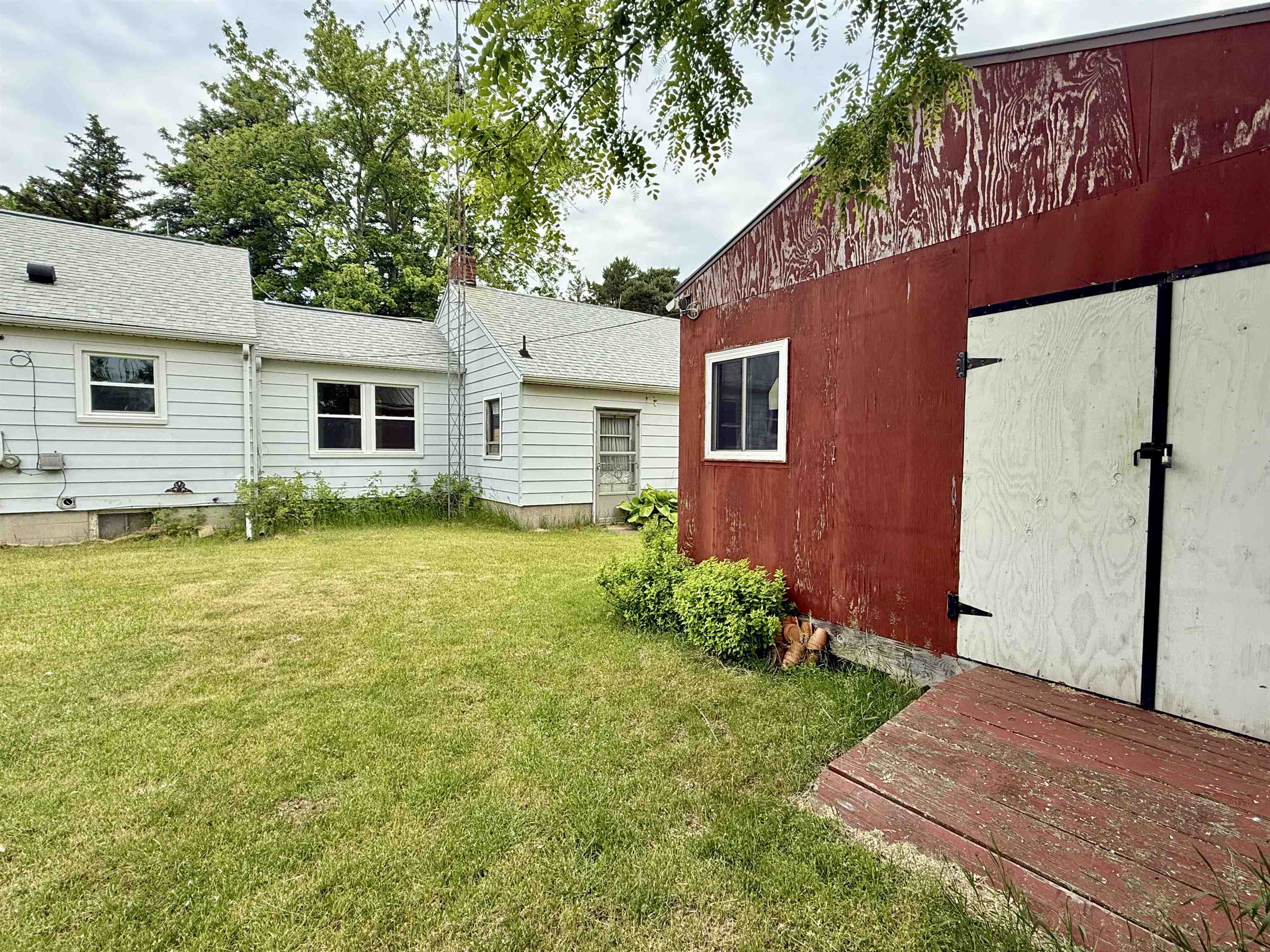 2428 East Burnside Road North Branch, MI 48461 - Photo 4 of 34