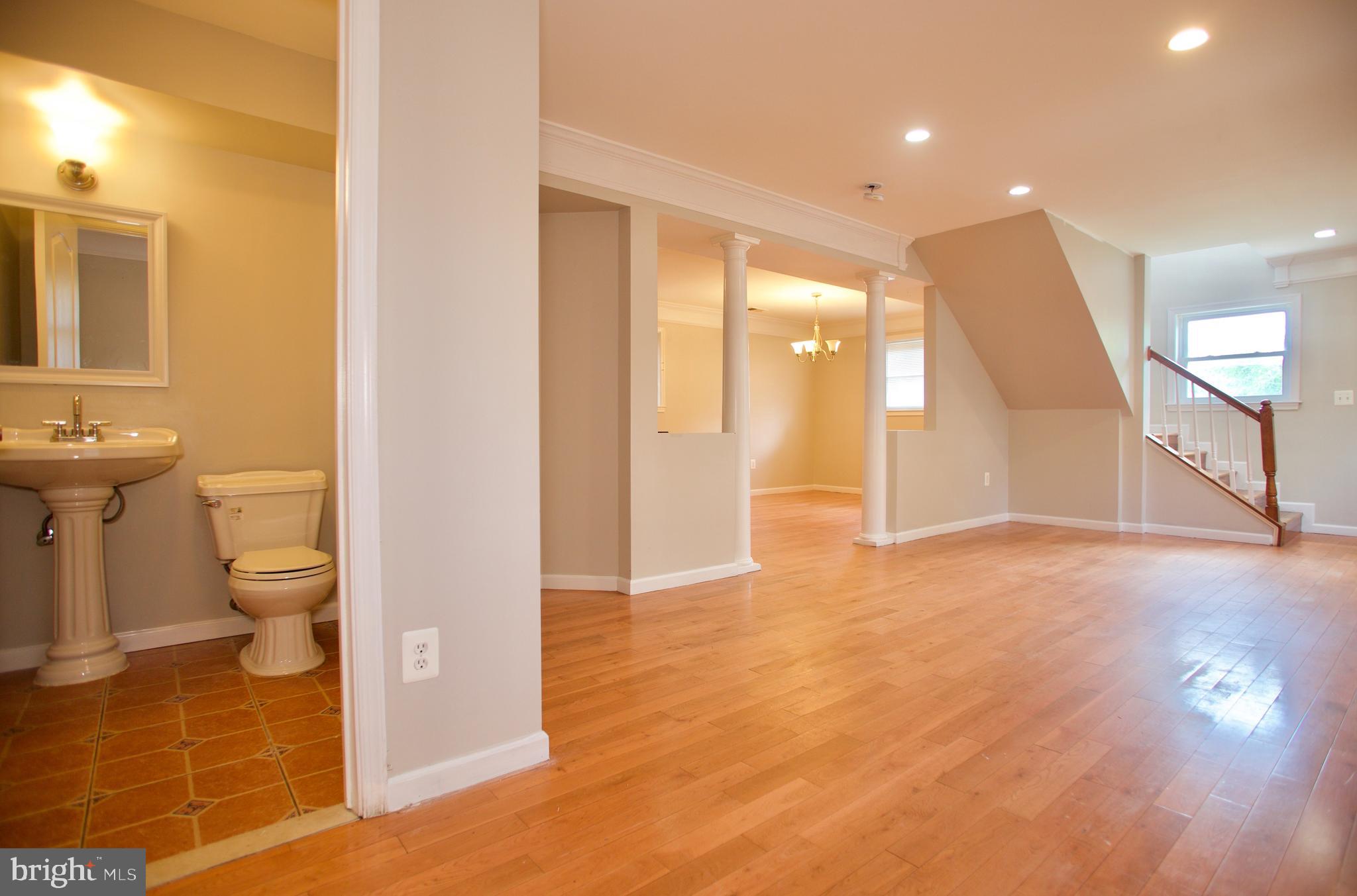 2507 Weisman Road Silver Spring, MD 20902 - Photo 12 of 43