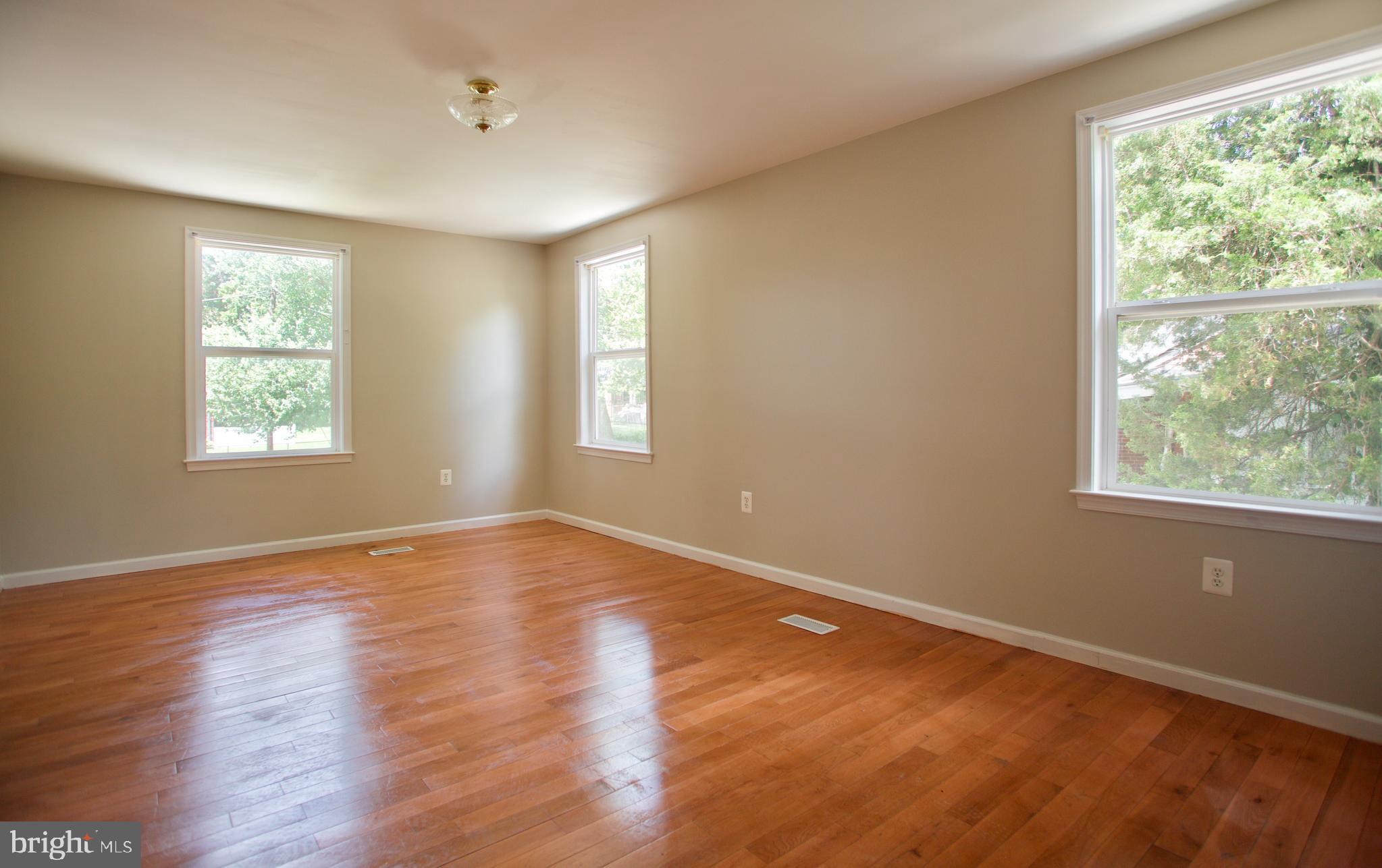 2507 Weisman Road Silver Spring, MD 20902 - Photo 23 of 43 Master bath