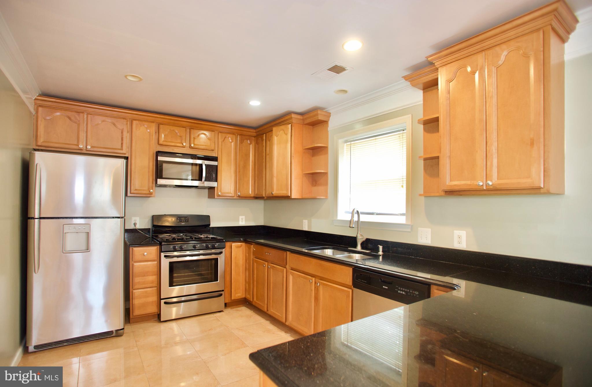 2507 Weisman Road Silver Spring, MD 20902 - Photo 4 of 43